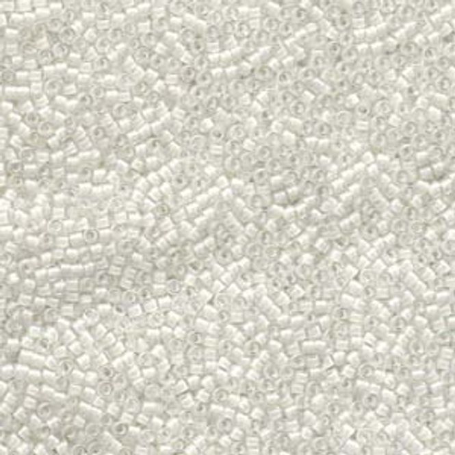 Hovedbilde Perler 66 - Lined white 