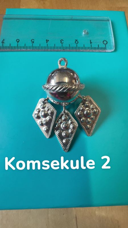 komsekule 2